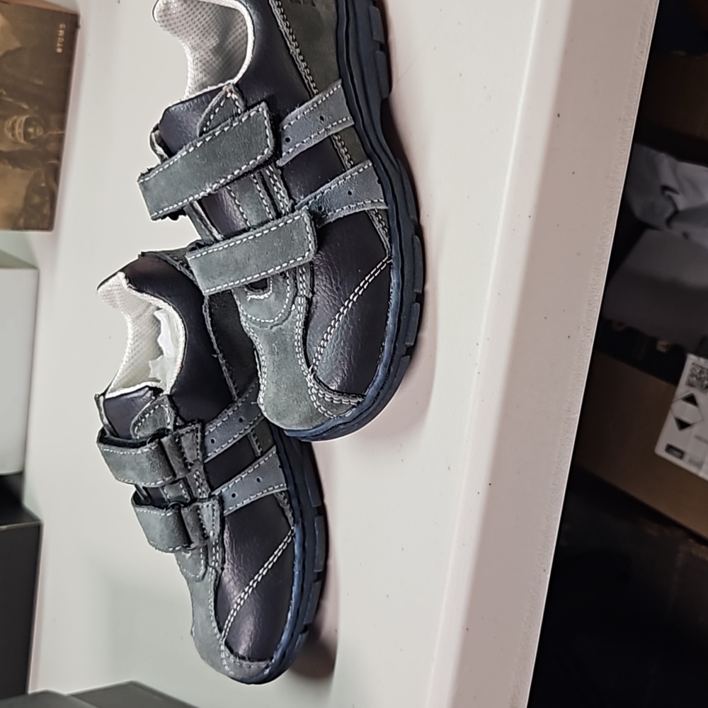 Kenneth Cole Reaction 9.5 M motor tike le